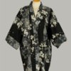 Denne kimono Cherry Blossom, 3/4 lang, sort, udført i 100% bomuld