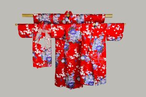 børne-kimono i tre størrelser