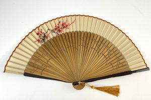 Den Kinesiske Butik fører et bredt udvalg af accessories - tilbehør - fra den sydøst asiatiske skatkiste af forskellige artikler indenfor genren